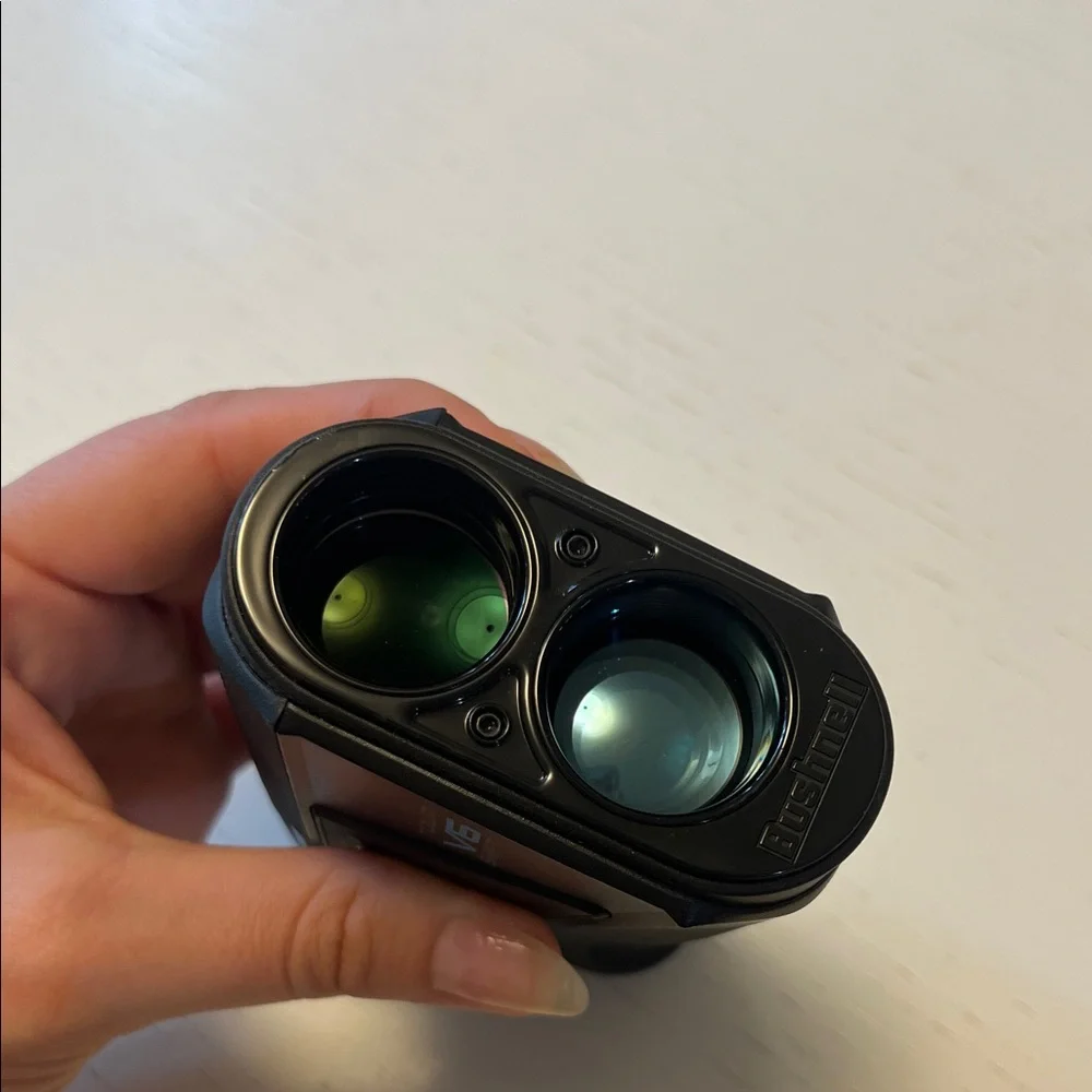 Bushnell Black and Blue Rangefinder - Picture 5 of 6